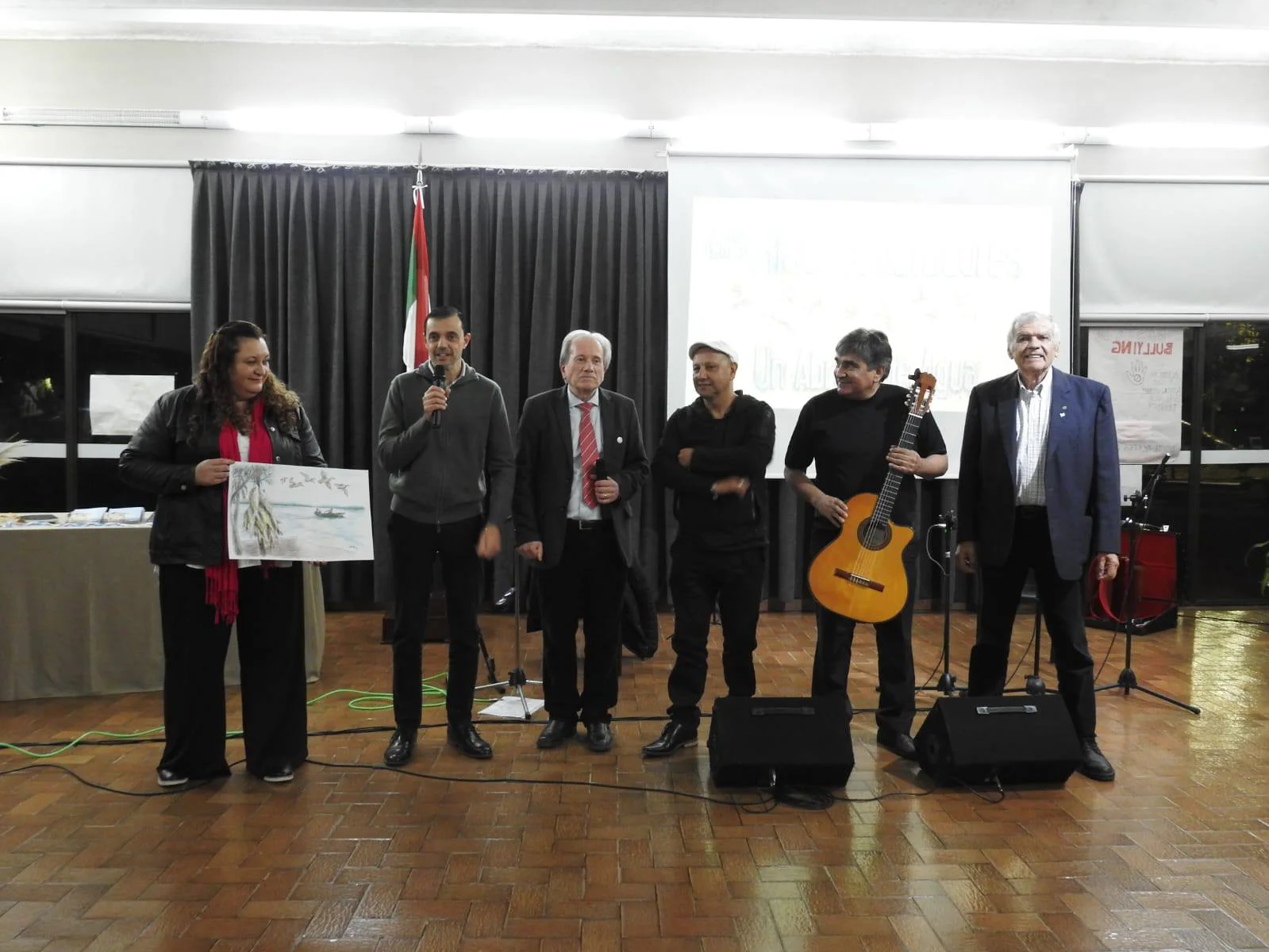 Cerrito : Emotiva presentación de Los Ríos Nombradores y homenaje a Roberto Romani