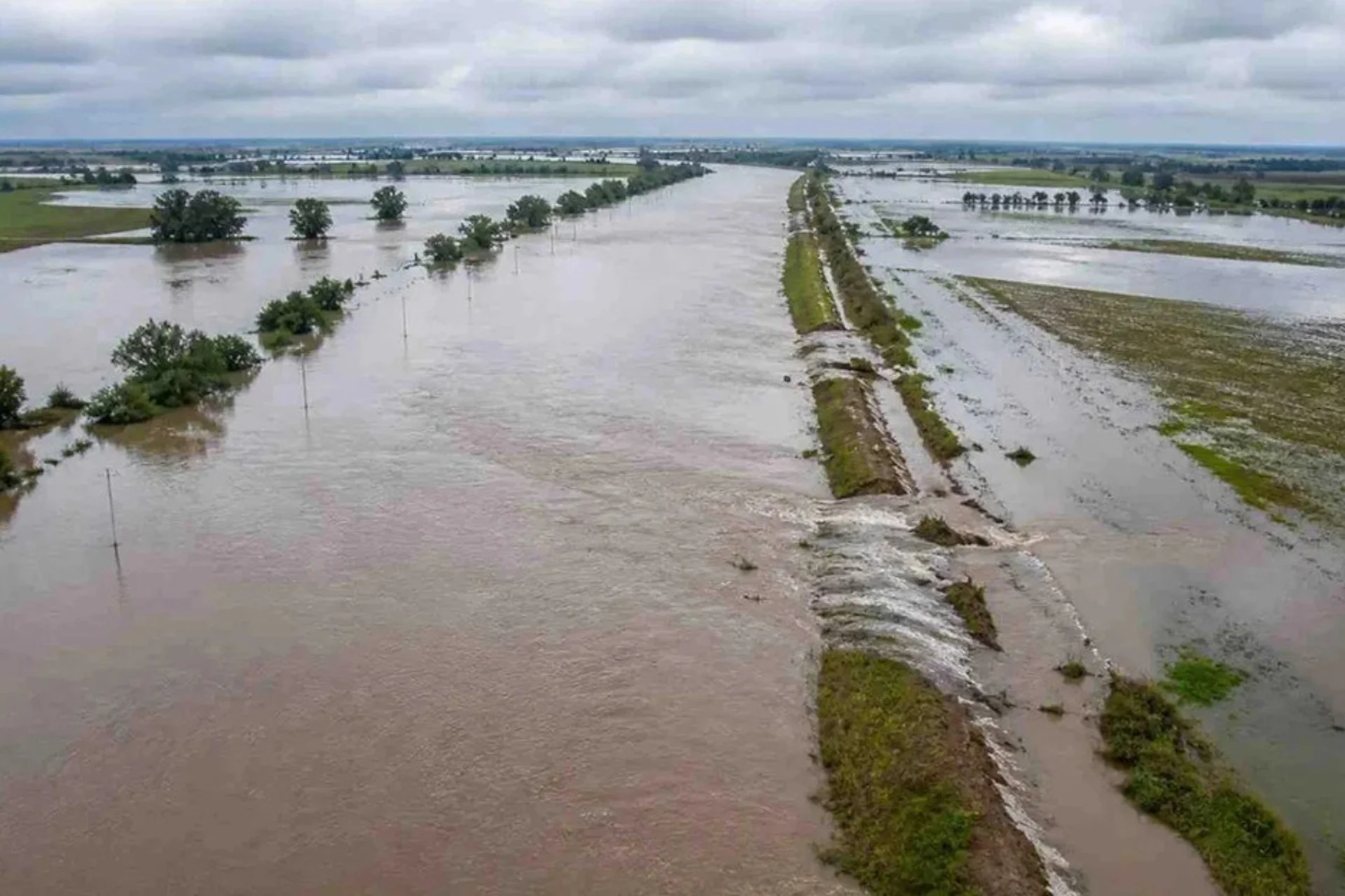 La provincia coordina acciones preventivas con municipios ante el impacto fluvial de El Niño